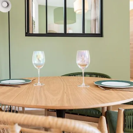 Le Pascal Apartment *